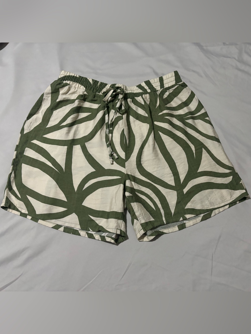 Mlle Gabrielle Olive & Cream Leaf-Print Drawstring Shorts